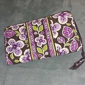 NWOT Vera wallet